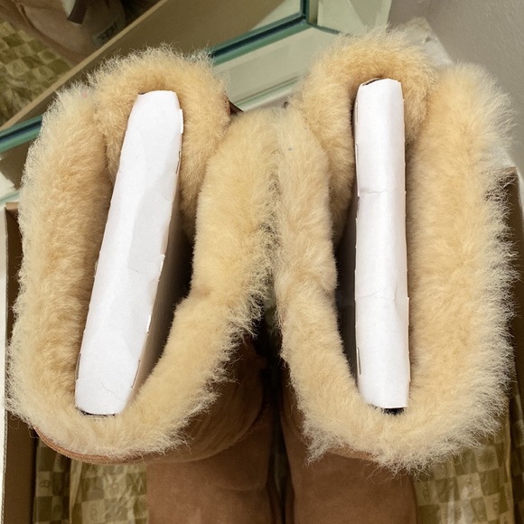 UGG Tall Boots with Bailey Bow - Picture 5 of 7